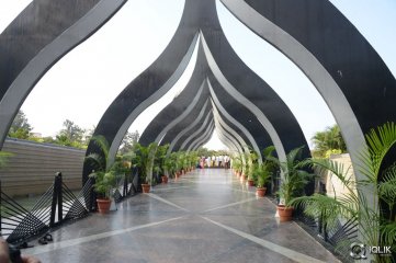 NTR Family Visit to NTR Ghat 2016